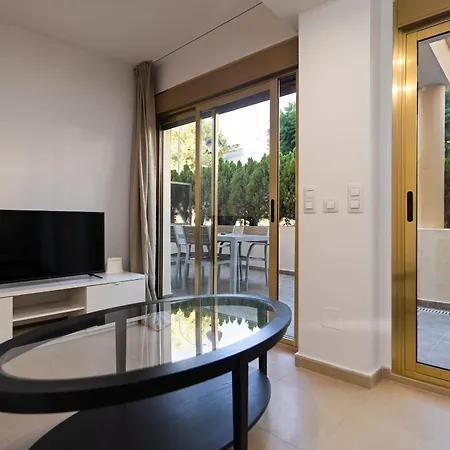Beachside In Elviria, Romana Playa Apartment Marbella
