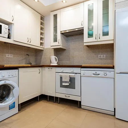 Beachside In Elviria, Romana Playa Apartment *