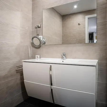 Apartment Beachside In Elviria, Romana Playa *